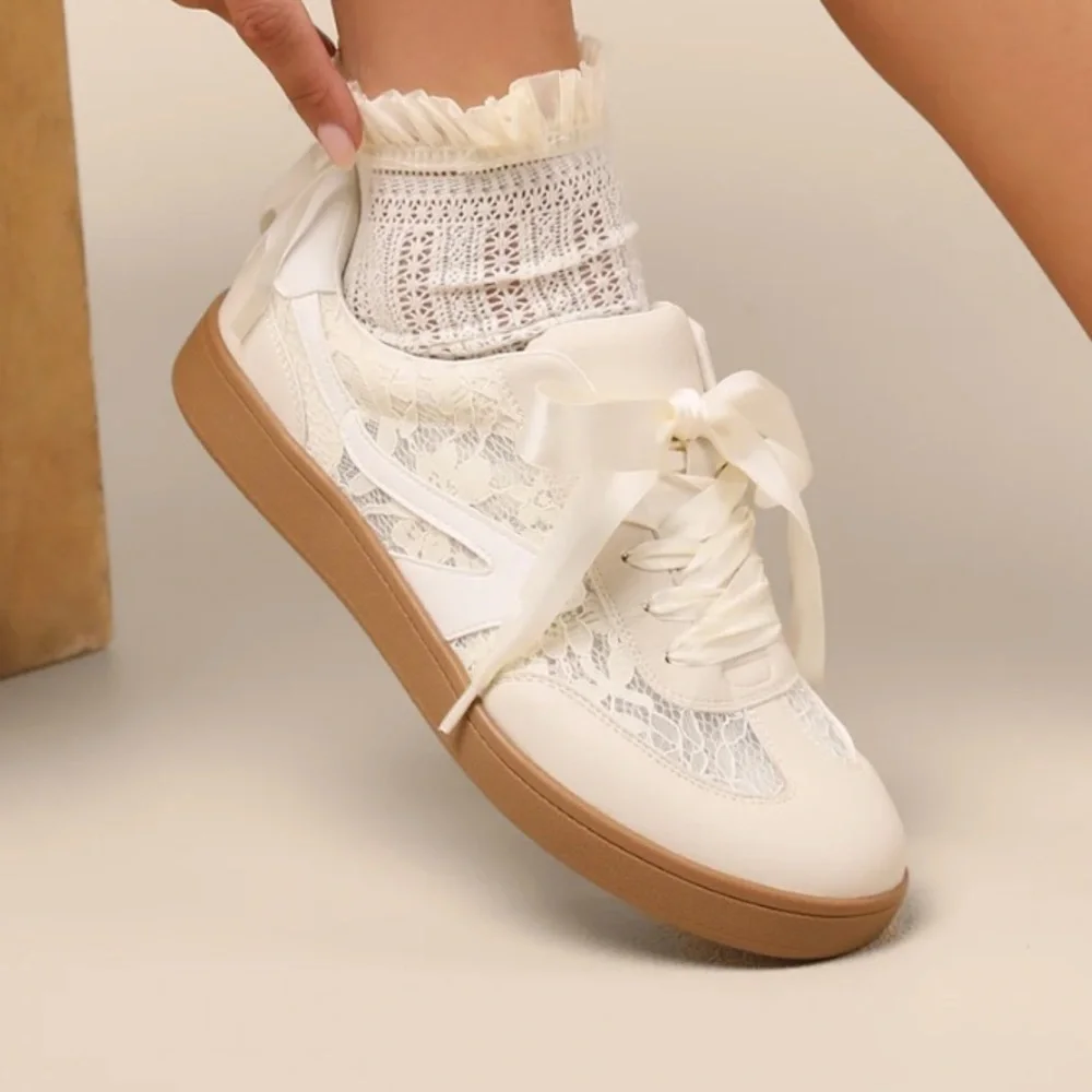 DV By Dolce Vita Voyage Ivory Lace Lace-Up Sneakers Sz 10